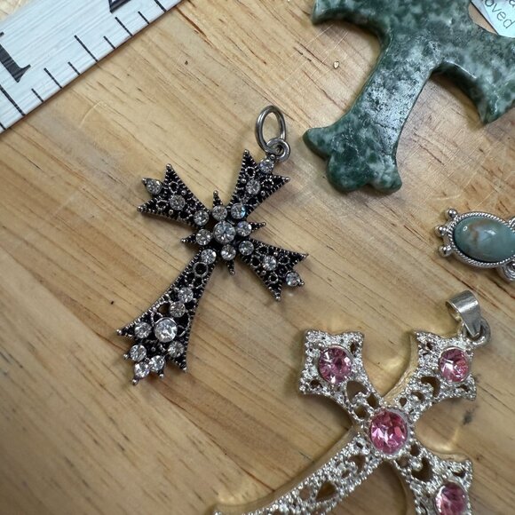 Lot Of 7 Cross Pendants Gothic, Cottagecore, Fairycore, Grunge, Punk, Religious - Picture 3 of 9